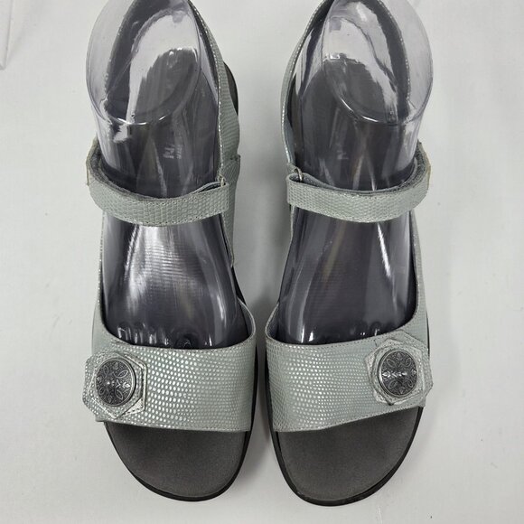 Naot Sandals Strappy Size 10 EU 41 Pale Green Leather Rhinestone Wedge Comfort - Picture 4 of 9